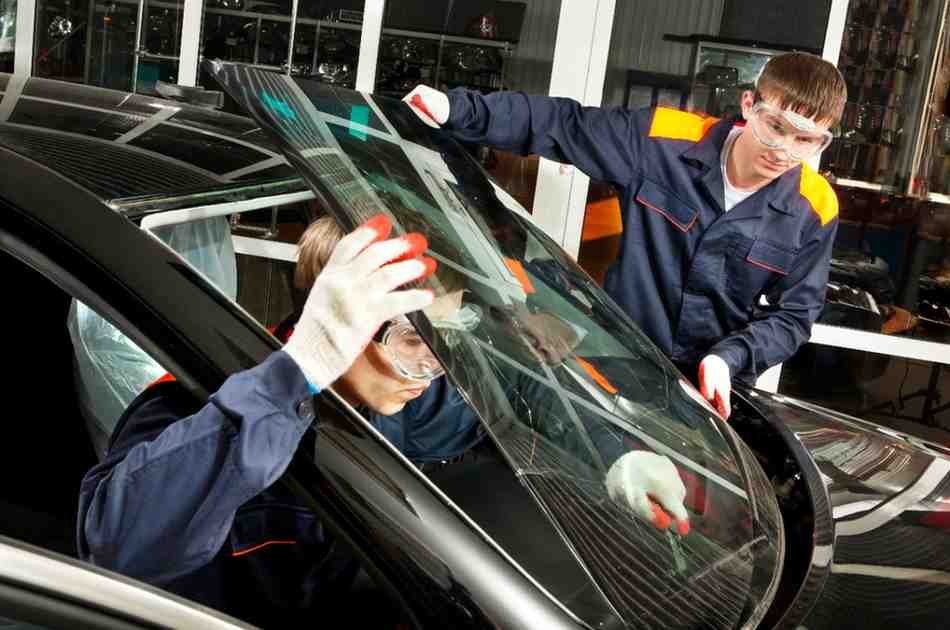 Auto Glass Repair Venice CA - Get Windshield Replacement and Repair Services With Santa Monica Express Auto Glass