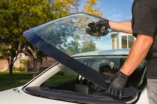 Emergency Windshield Repair - Quick Fixes for Sudden Cracks